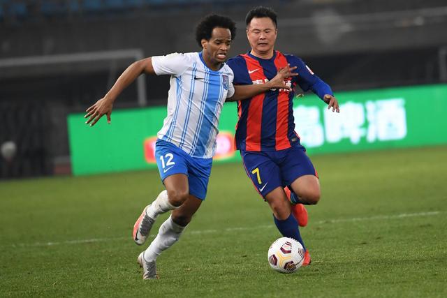 莱万本赛季18场20球 连续14个赛季进球20+