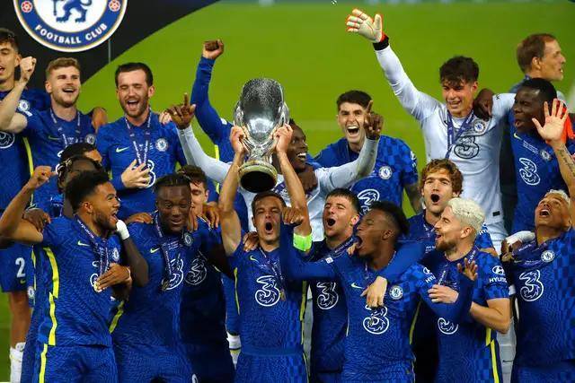 赵嘉义17分青岛胜广州 闫鹏飞12分上海负宁波